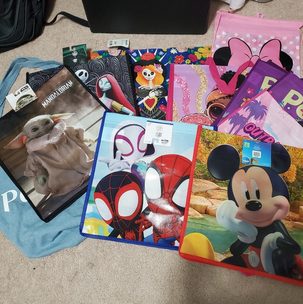 Giveaway! 1 Random Tote Bag